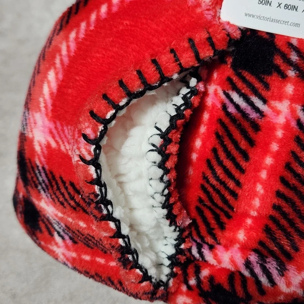 Victoria's Secret Red Black Plaid‎ Cozy Plush Blanket Throw 50x60 Sherpa Fleece
